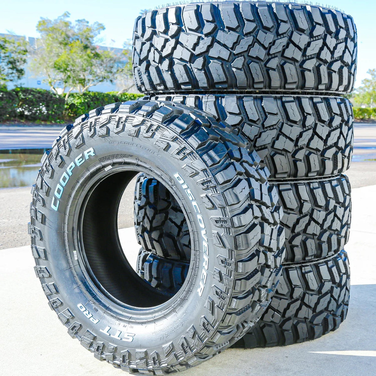 LT275/70R18 125/122P E 10-Ply Mud-Terrain Tires - Set of 4