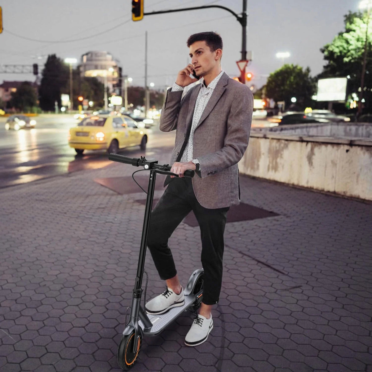 350W/500W Electric Scooter with Solid Tires and Dual Braking
