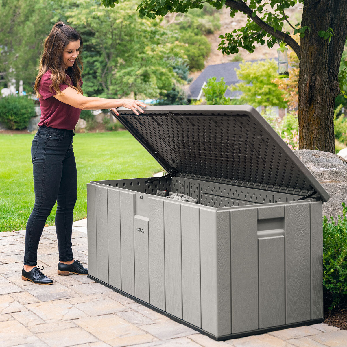 568-Liter Outdoor Storage Deck Box - Model 60384U